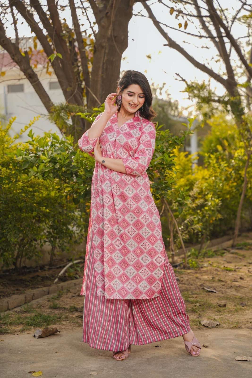 TF-1801 LIGHT PINK COLOUR RAYON HEAVY DIGITAL PRINT KURTI PLAZO WITH FULL INNER 