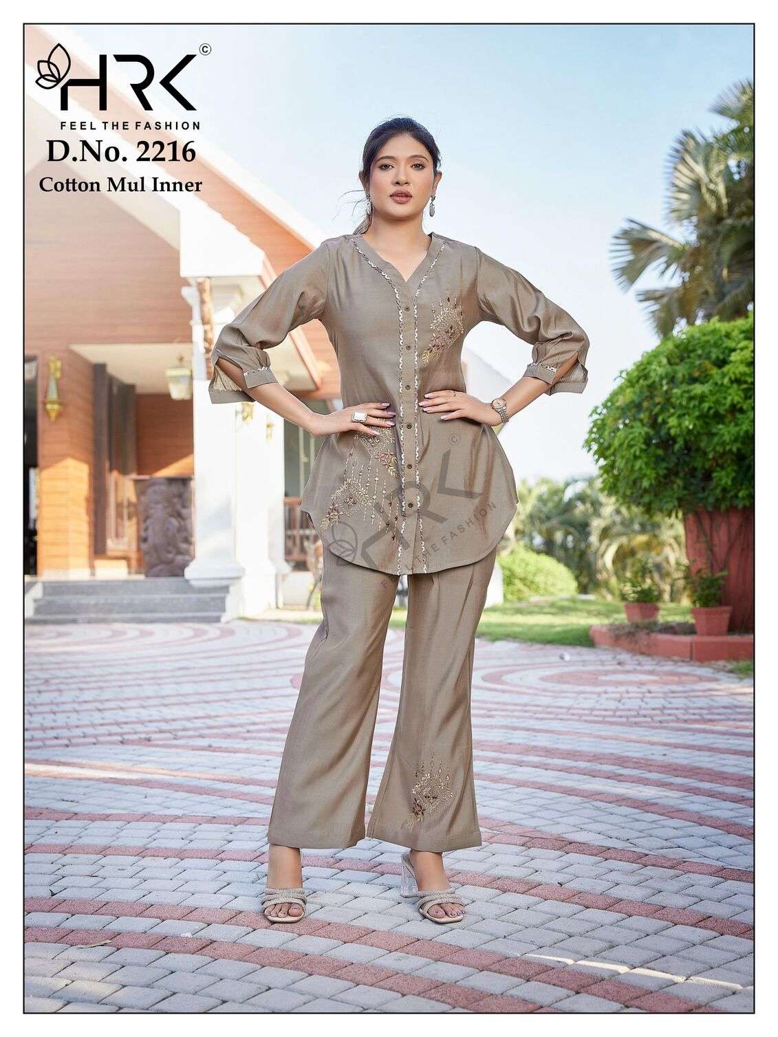 D.NO :- 2216 BY HRK IN PV TWO TON WITH EXCLUSIVE HAND WORK WITH COTTON MUL INNER