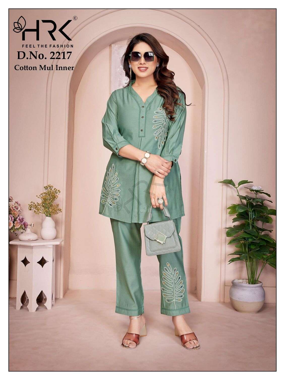 D.NO :- 2217 BY HRK IN PV TWO TON WITH EXCLUSIVE HAND WORK WITH COTTON MUL INNER
