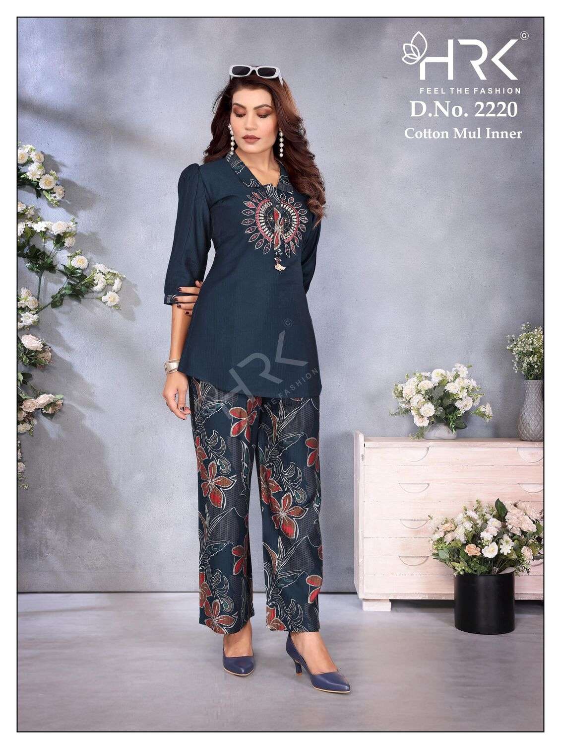 D.NO :- 2220 BY HRK IN BARLIN PLAIN WITH EXCLUSIVE PATCH HAND WORK WITH COTTON MUL INNER