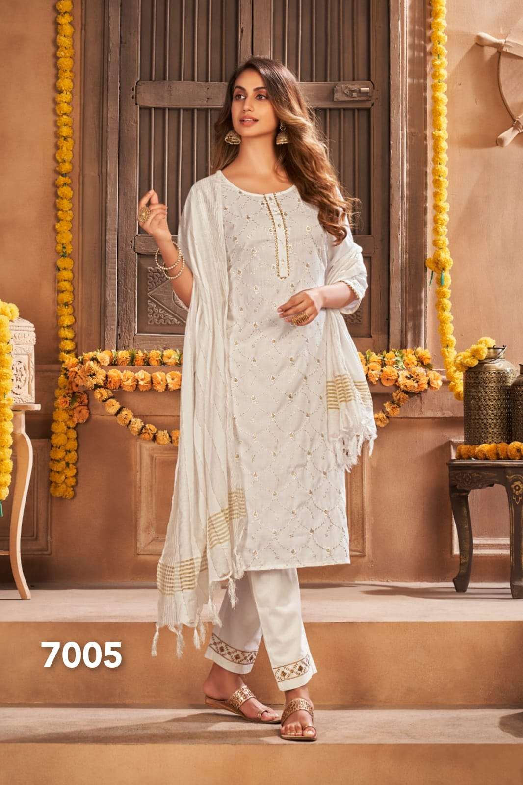 TEXOFAB WEDDING SEASON SPECIAL LUCKNOWI WORK COUPLE COLLECTION WHOLESALE SUPPLIER WHOLESALER LUCACCI DESIGNER SURAT