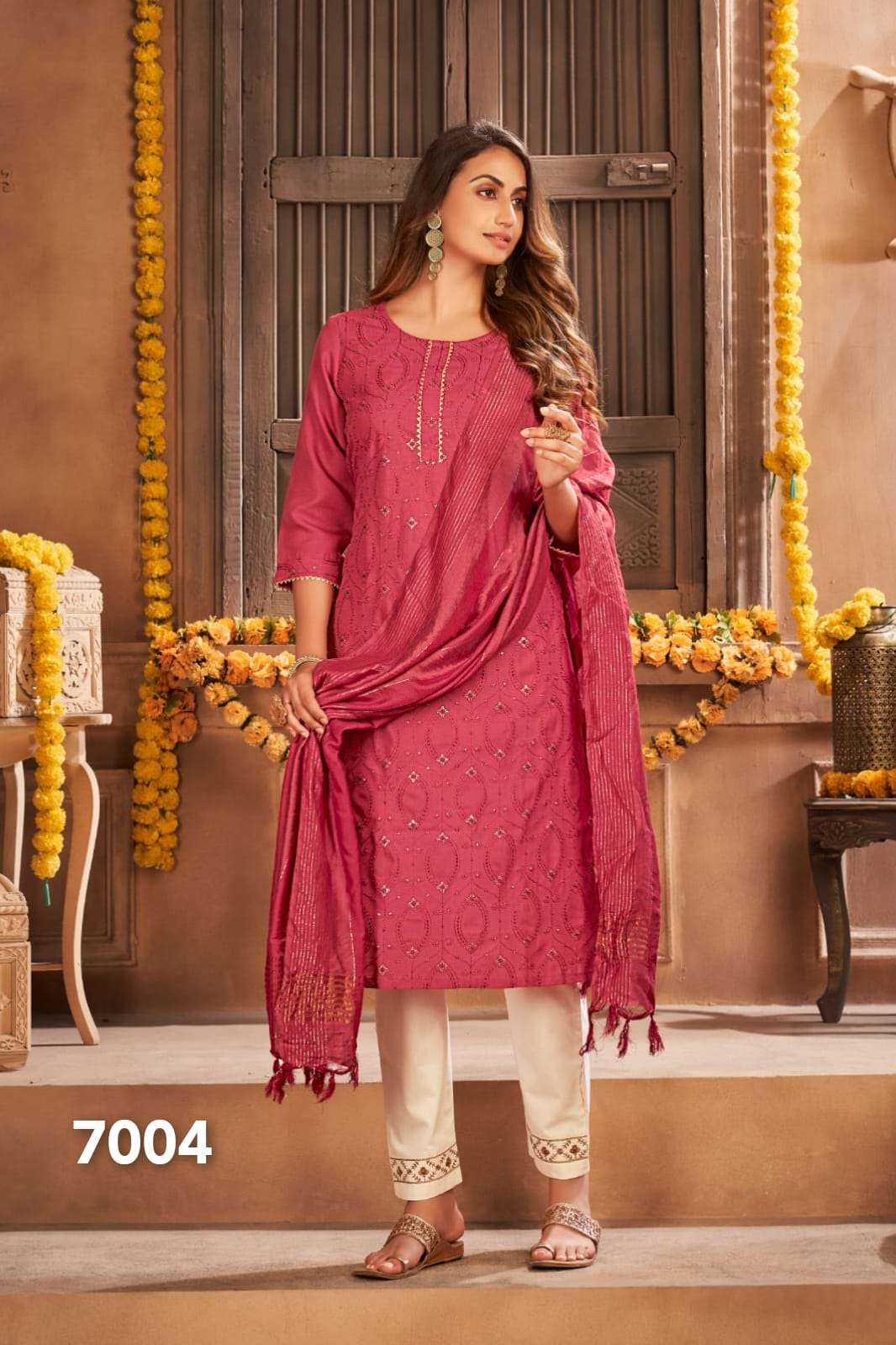 TEXOFAB WEDDING SEASON SPECIAL LUCKNOWI WORK COUPLE COLLECTION WHOLESALE SUPPLIER WHOLESALER LUCACCI DESIGNER SURAT