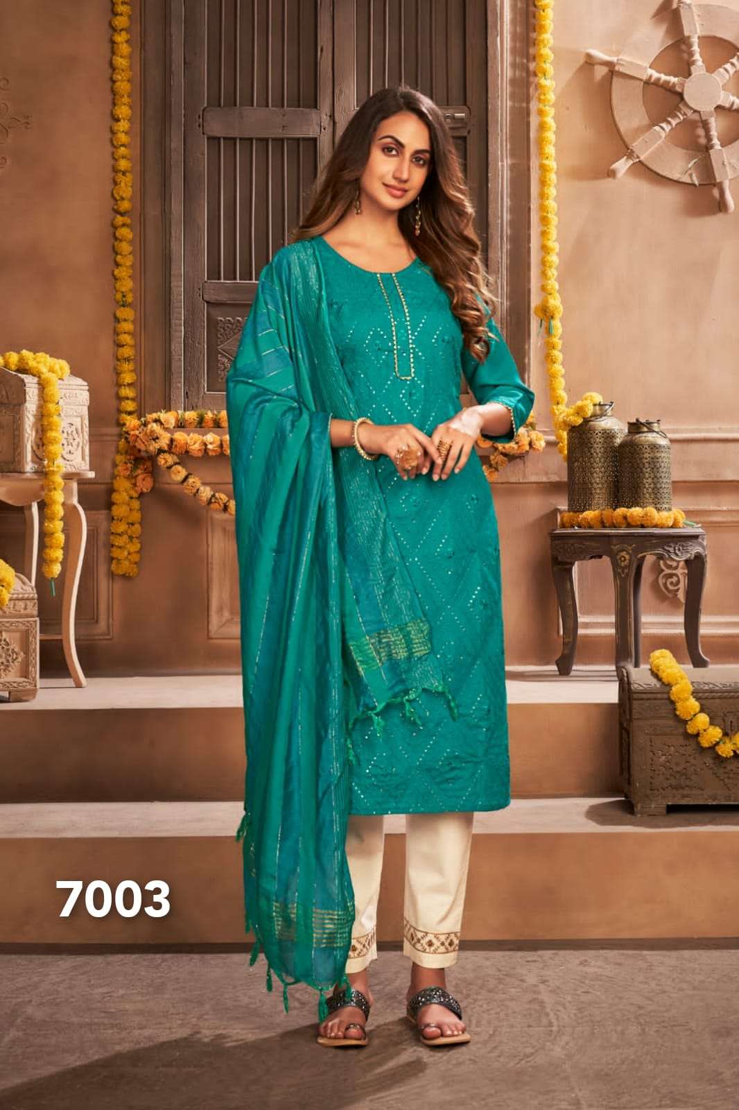 TEXOFAB WEDDING SEASON SPECIAL LUCKNOWI WORK COUPLE COLLECTION WHOLESALE SUPPLIER WHOLESALER LUCACCI DESIGNER SURAT