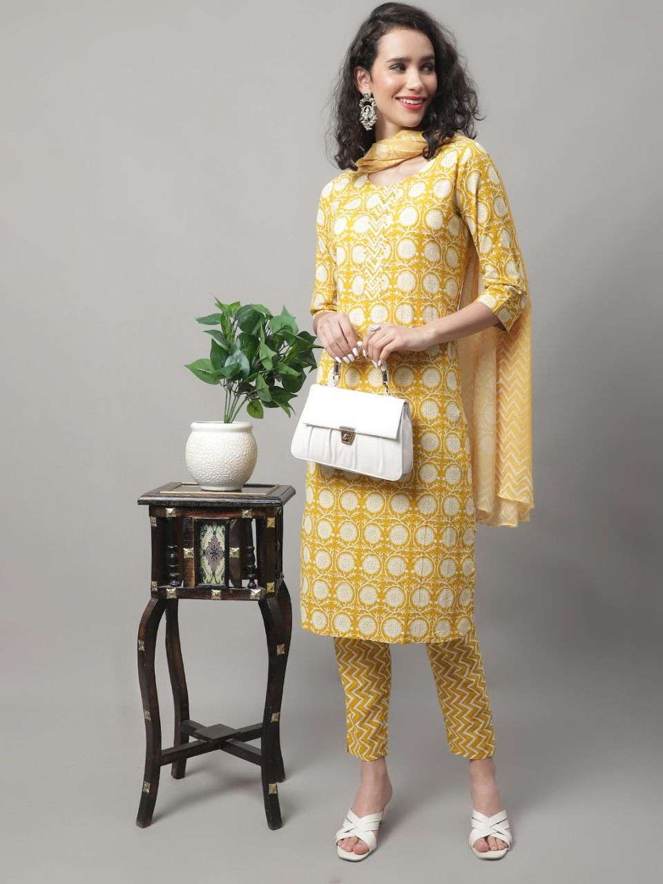 Jaipuri Fashionista Women Kurti Palazzo Dupatta Set - Buy Jaipuri  Fashionista Women Kurti Palazzo Dupatta Set Online at Best Prices in India  | Flipkart.com