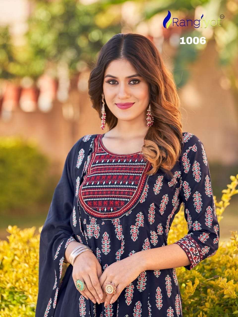Jaanvi Fashion Women's checkered Chiffon Printed Saree