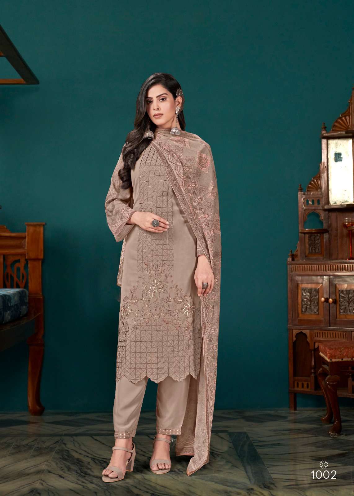 QASR LAUNCHING THE NEW CATALOGUE SYRINX 3PCS CONCEPT KURTI PANT WITH DUPATTA-WHOLESALE DEALER SURAT