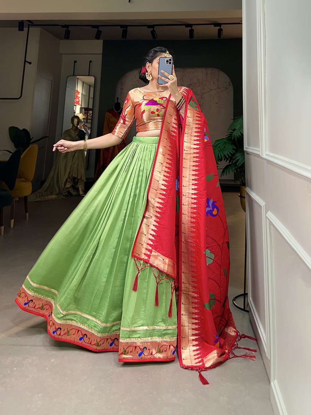 LUCACCI DESIGNER LAUNCH NEW CATALOUGE 2016PRT