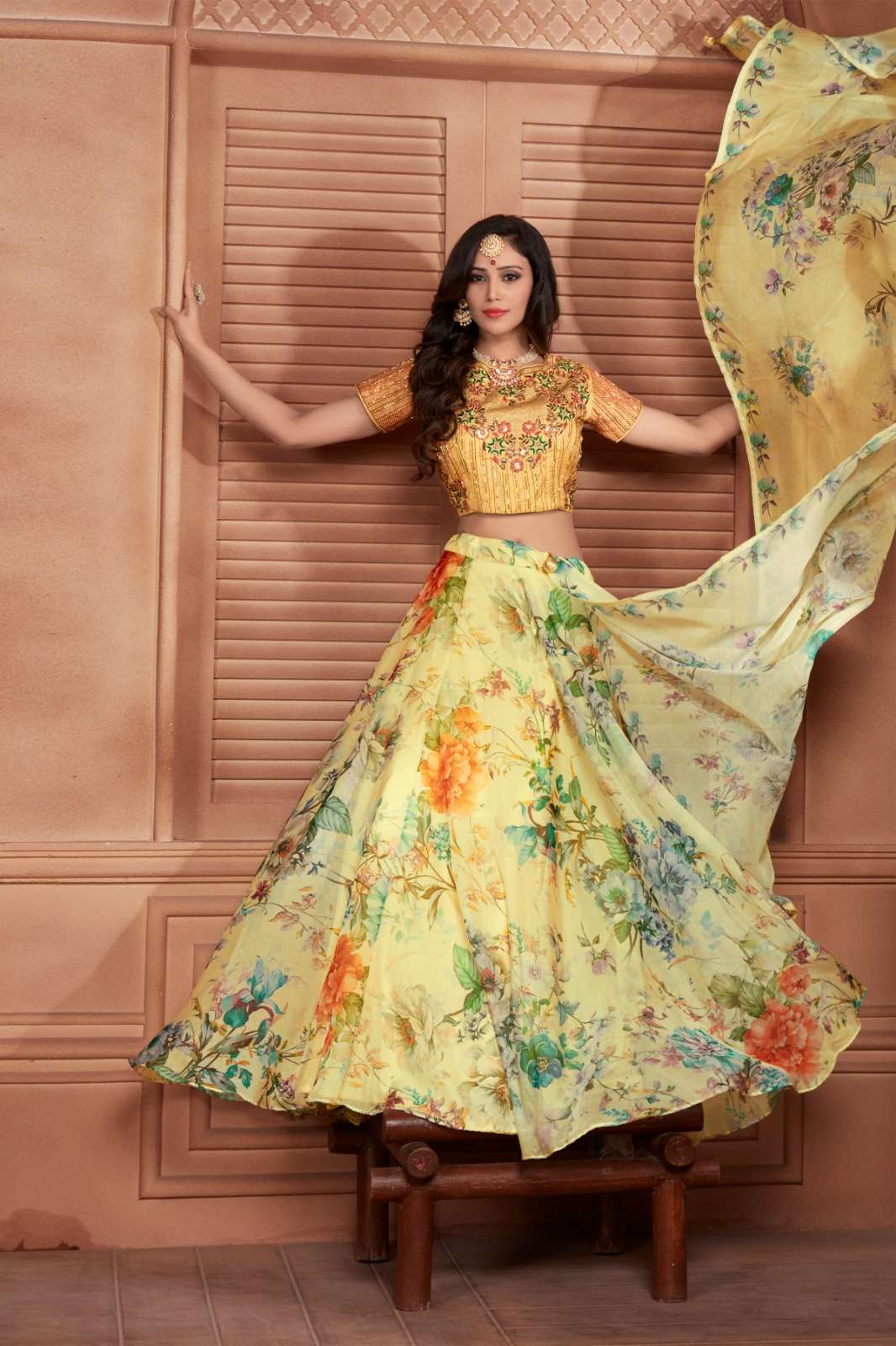 LUCACCI DESIGNER LAUNCH NEW CATALOUGE DESIGN NO  C1980