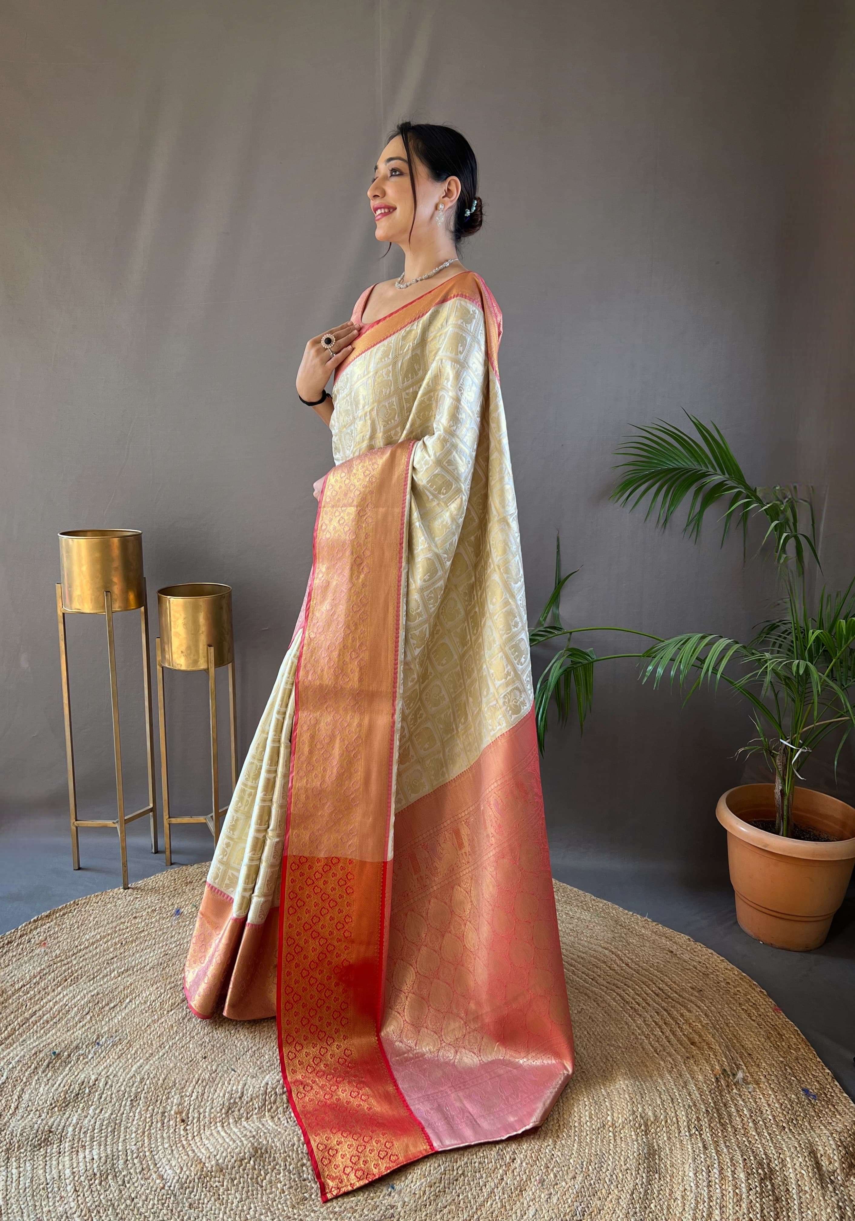 LUCACCI DESIGNER LAUNCH NEW CATALOUGE  KAJAL 001