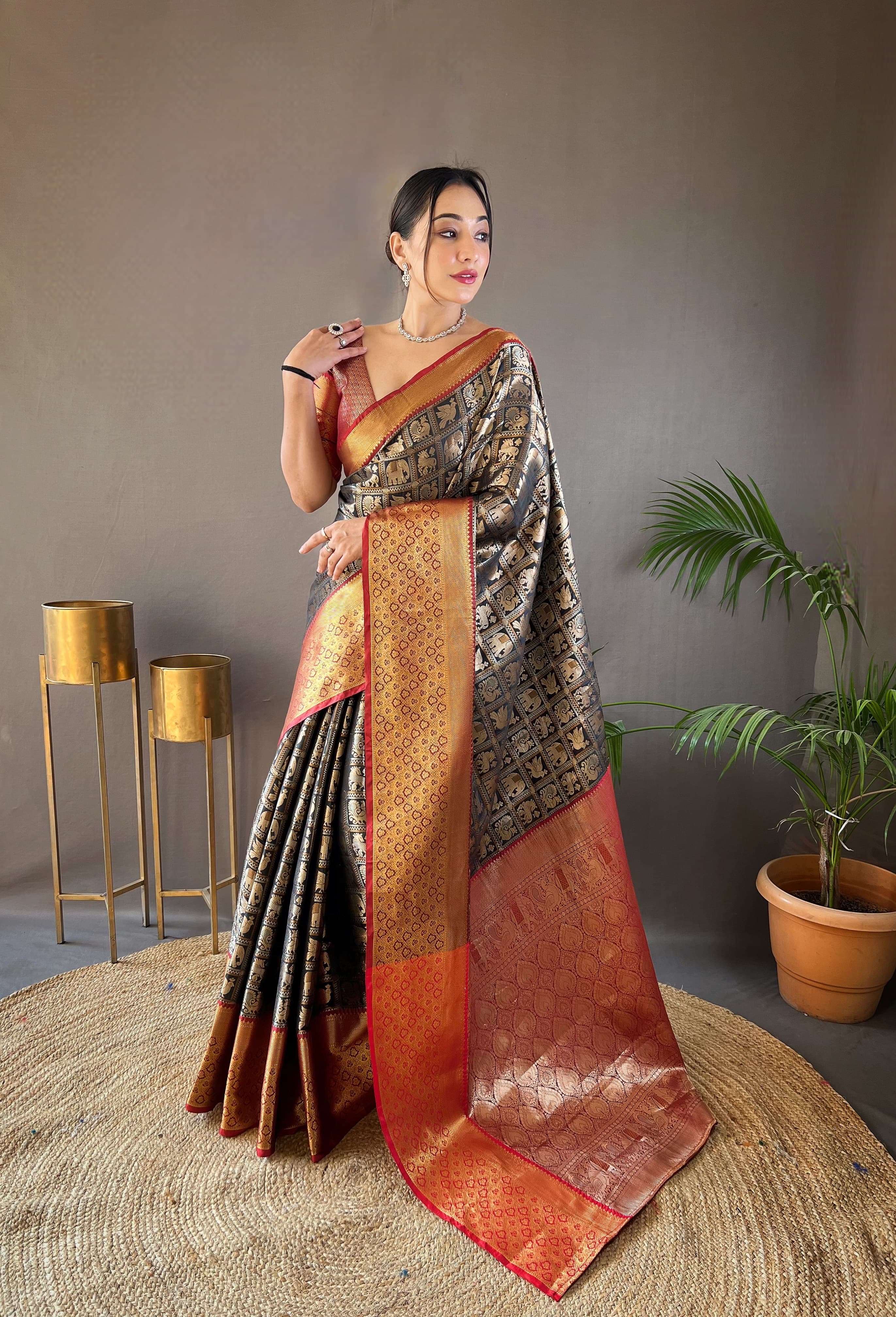 LUCACCI DESIGNER LAUNCH NEW CATALOUGE  KAJAL 006