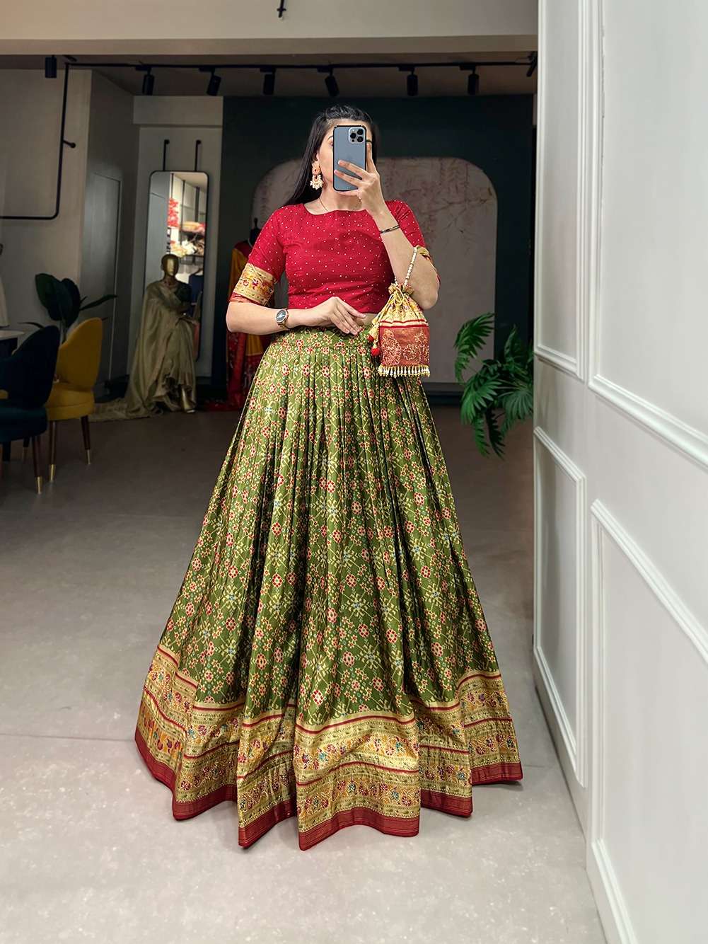 LUCACCI DESIGNER PRESENTS NEW CATALOUGE 1114PRT