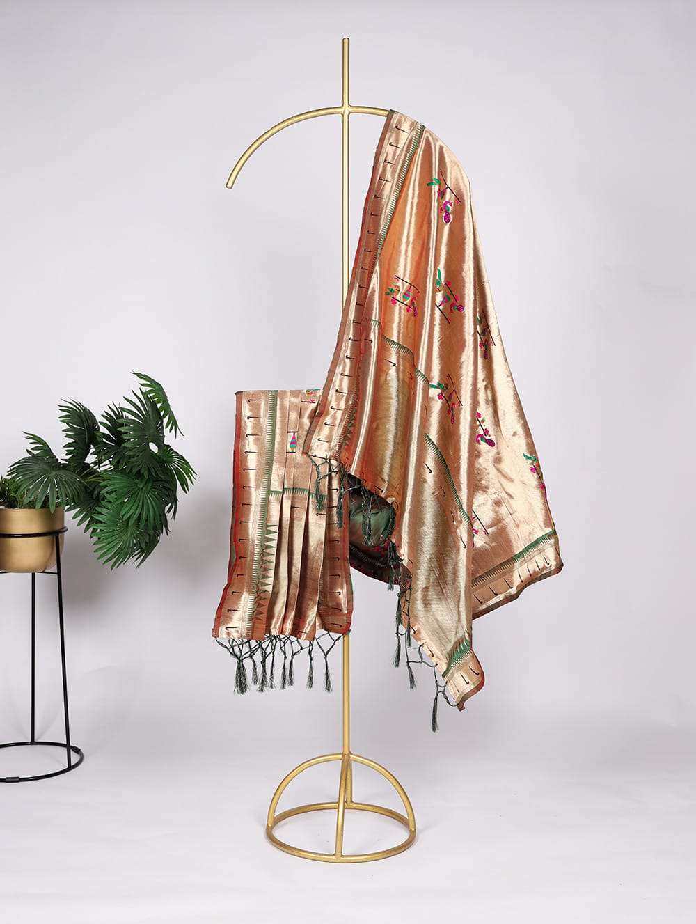 LUCACCI DESIGNER PRESENTS NEW CATALOUGE DESIGN NO-1147