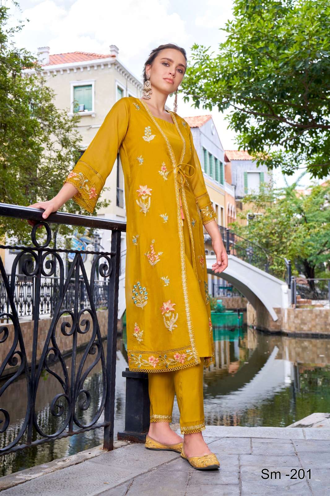 SOAUM BRAND LAUNCH NEW CATALOUGE SHRUG INNAR PANT 