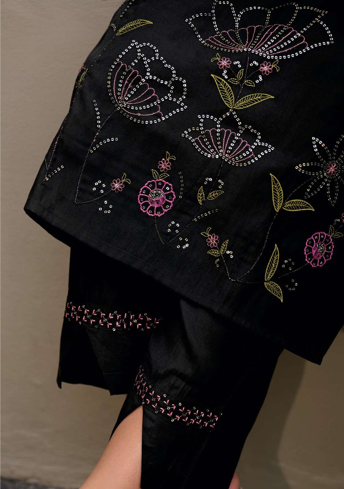 LADY LEELA PRESENTS NEW CATALOUGE RABYA