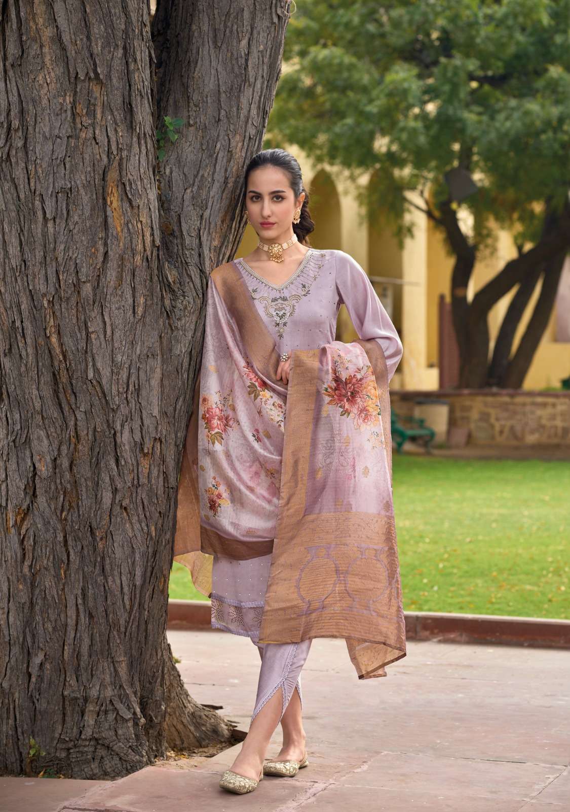 LADY LEELA PRESENTS NEW CATALOUGE TULIPS