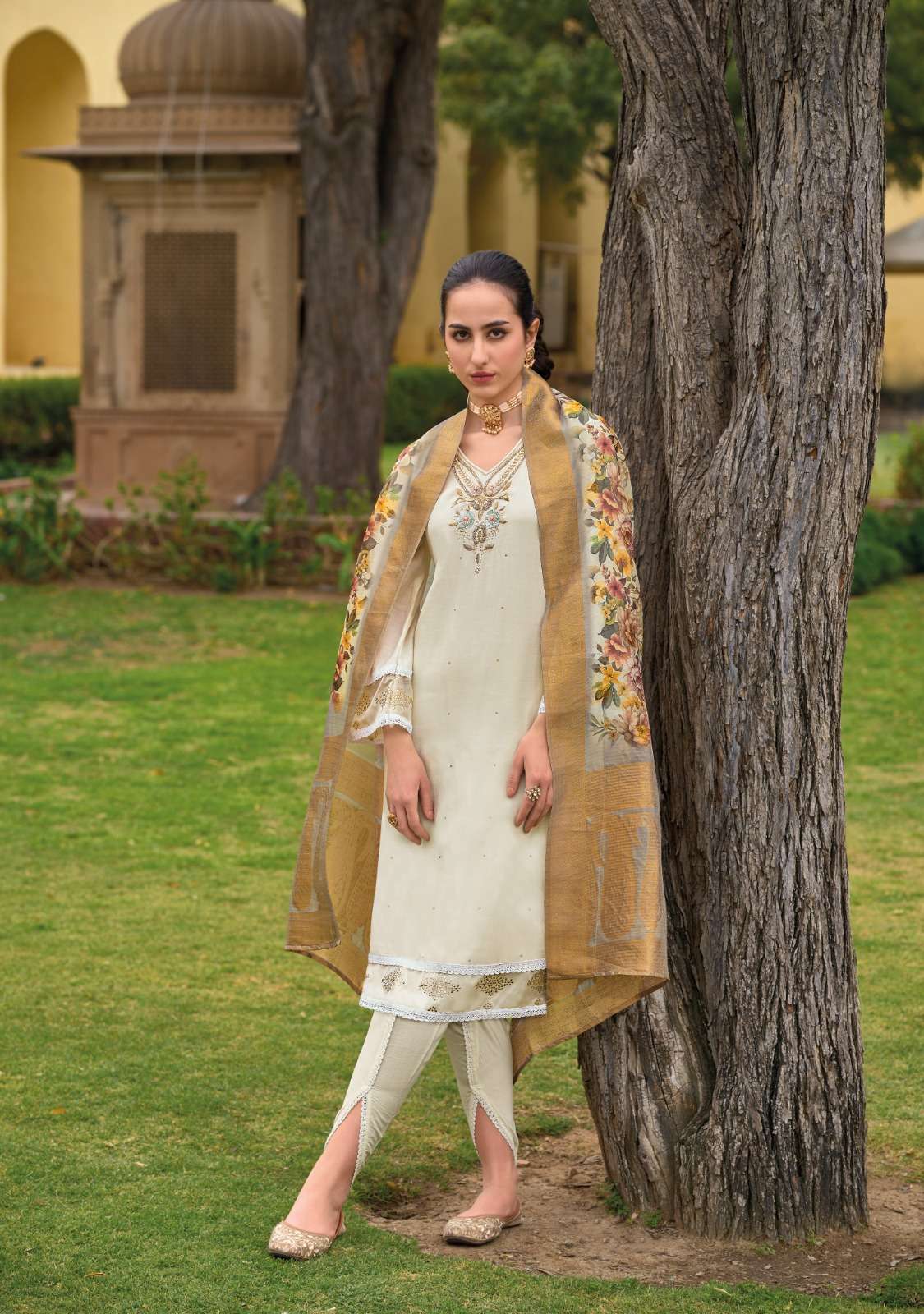 LADY LEELA PRESENTS NEW CATALOUGE TULIPS