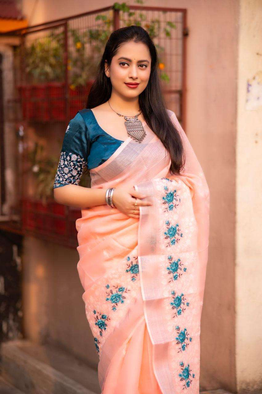 LUCACCI DESIGNER PRESESNTS NEW SINGLE CATALOUGE DESIGN NO-9001