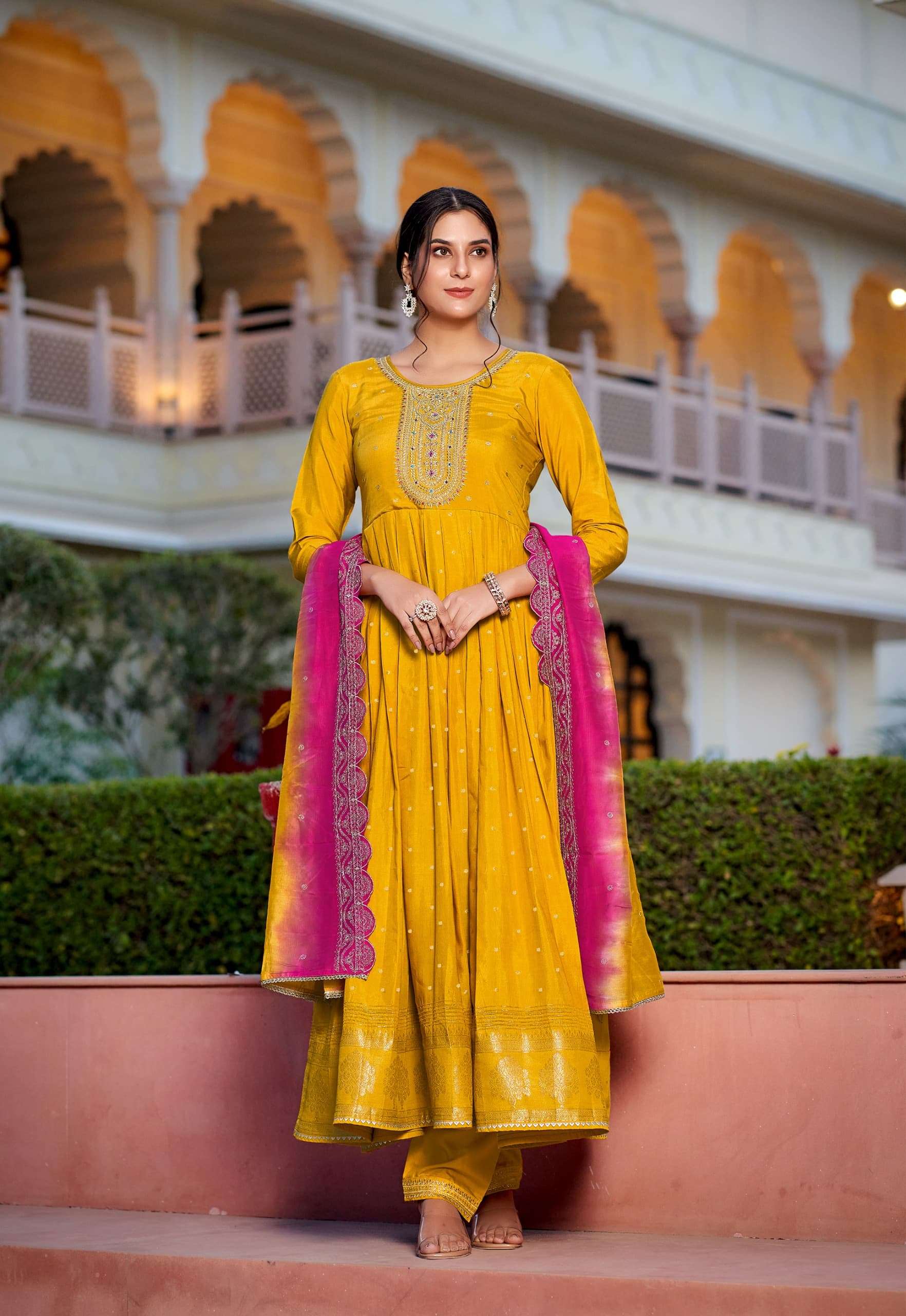 RANGOON PRESENTS NEW CATALOUGE SAACHI