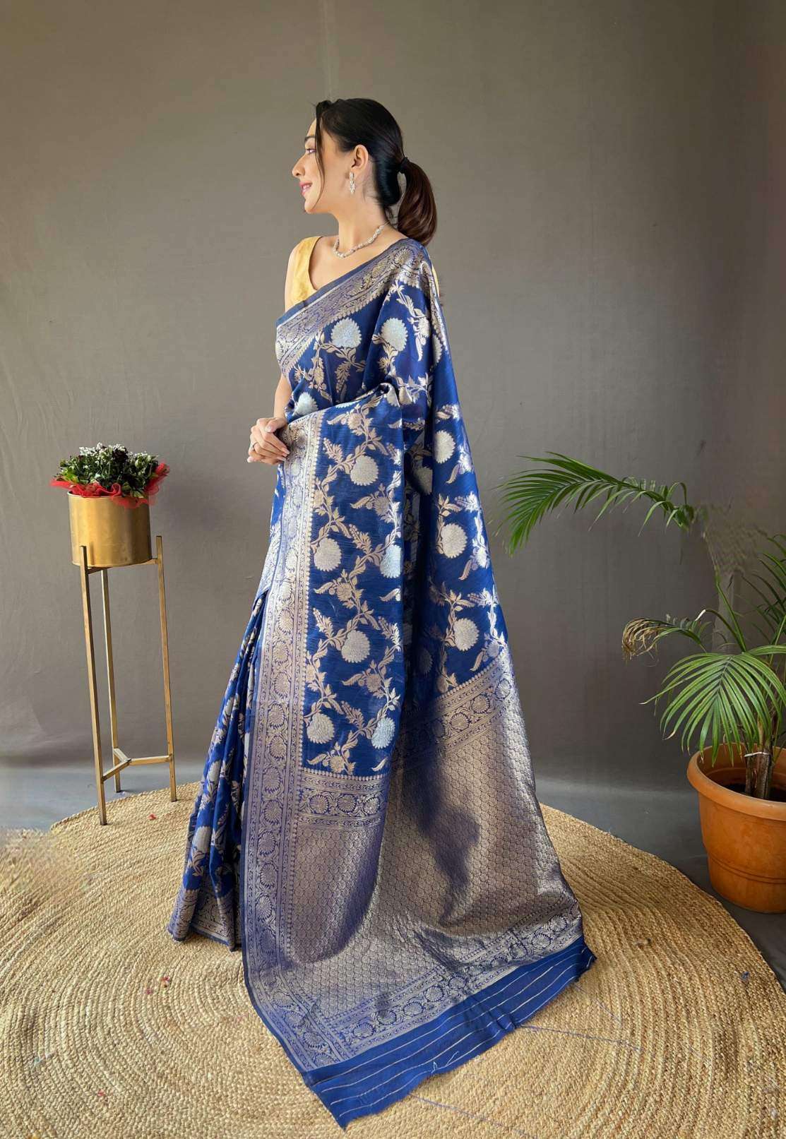 LUCACCI DESIGNER PRESENTS NEW CATALOUGE JANKI DESIGN NO-1001