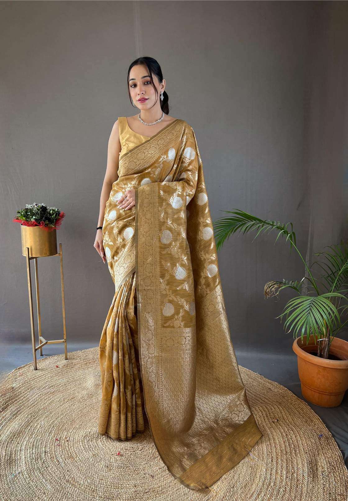 LUCACCI DESIGNER PRESENTS NEW CATALOUGE JANKI DESIGN NO-1003