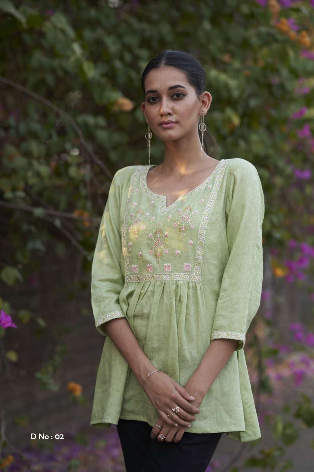 HR-02 MI EMBROIDERY SHORT TUNICS WITH PURE COTTON INNER 