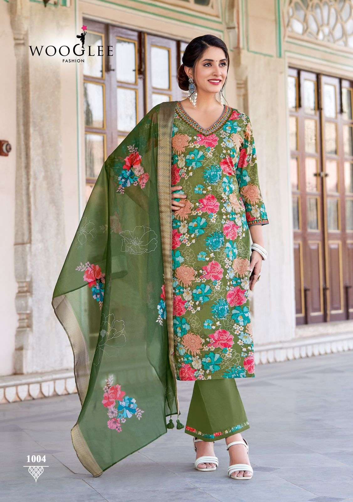ICONIC PRINTED THREAD WORK KURTI PANT DUPATTA BY WOOGLE