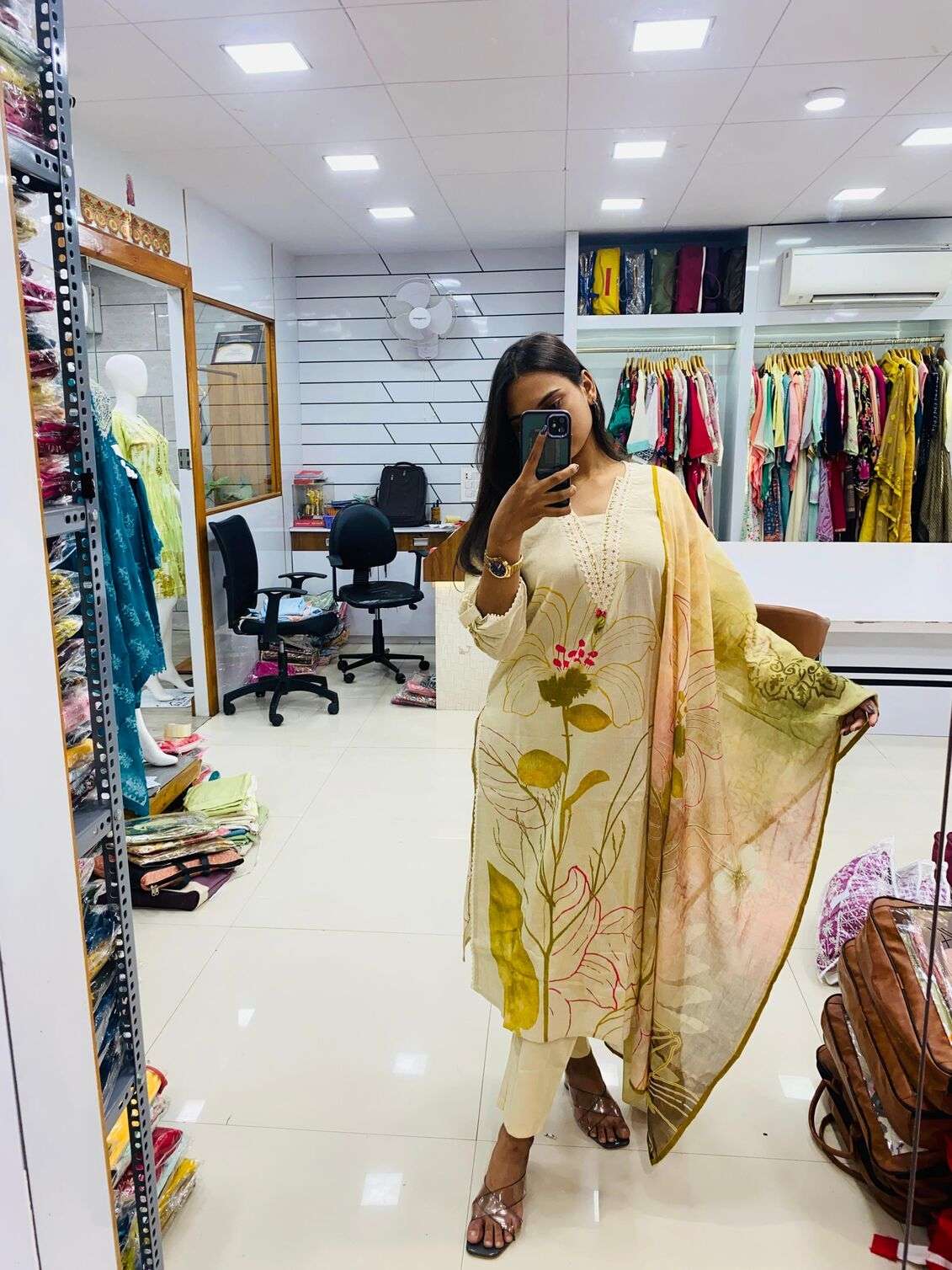 KURTI PANT COTTON WITH DIGITAL PRINT DUPATTA SET BY TEXOFAB 