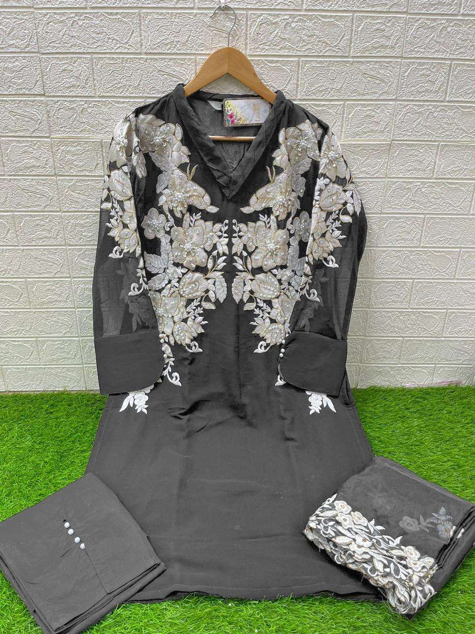 LAXURIA TRENDZ PRESENTS PAKISTANI STYLE TUNICS WITH CIGARETTE PANT 