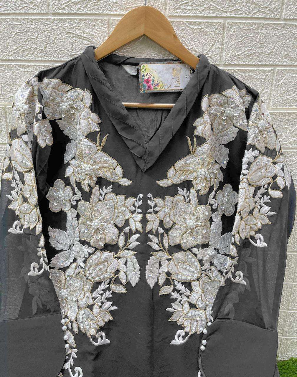 LAXURIA TRENDZ PRESENTS PAKISTANI STYLE TUNICS WITH CIGARETTE PANT 