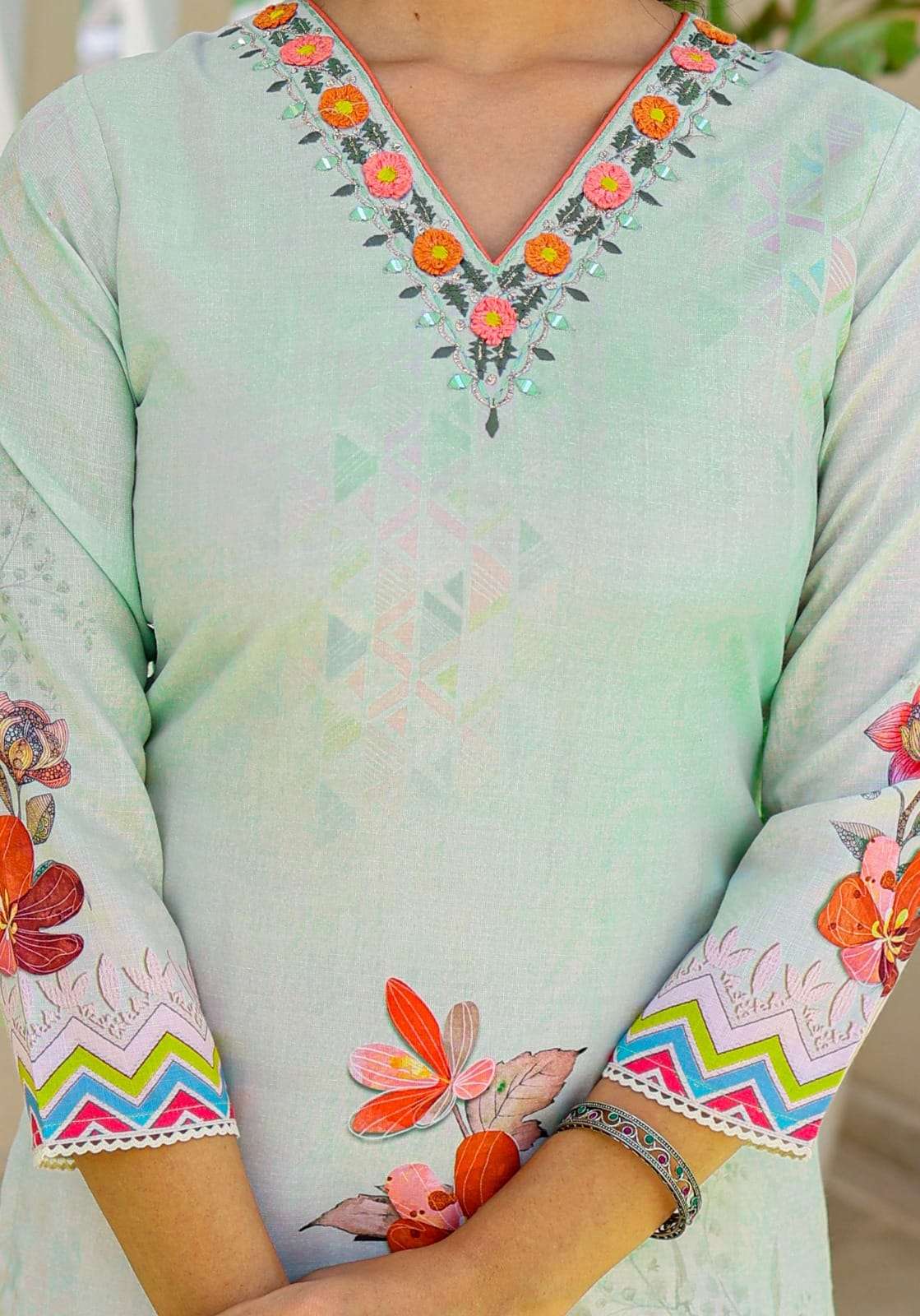 LINEN DIGITAL PRINT SOFT KURTI PANT DUPATTA BY TEXOFAB