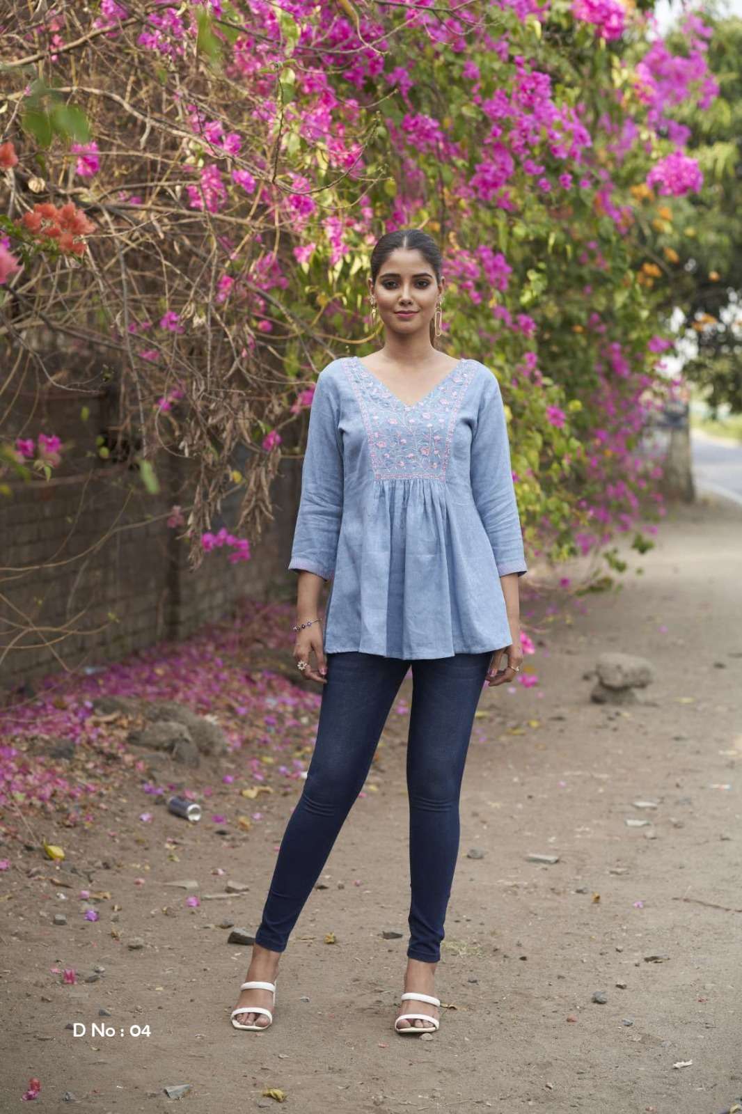 HR-04-MI EMBROIDERY SHORT TUNICS WITH PURE COTTON INNER 