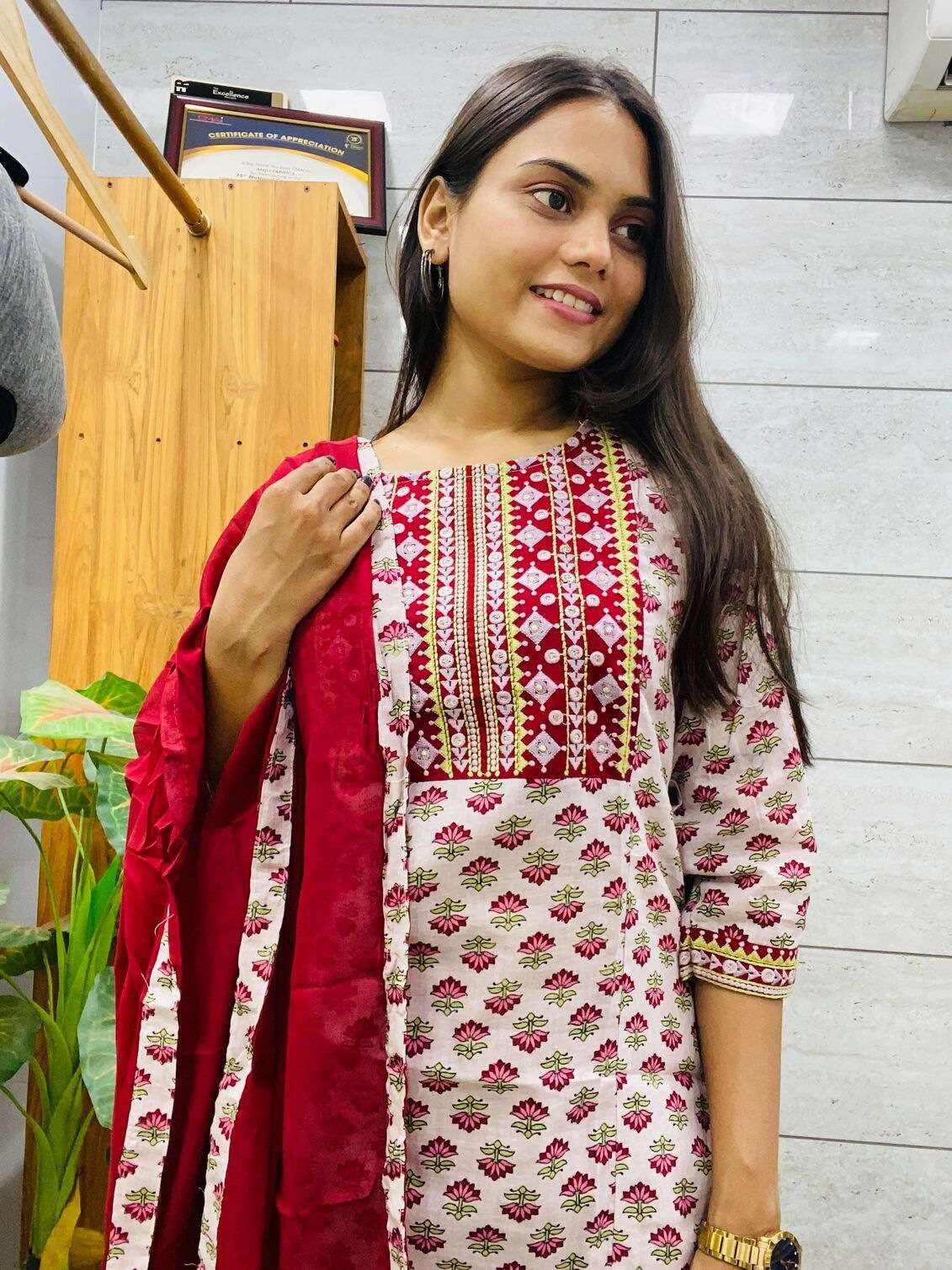 TEXOFAB LAUNCH NEW CATLOG SUMMER TWIST 