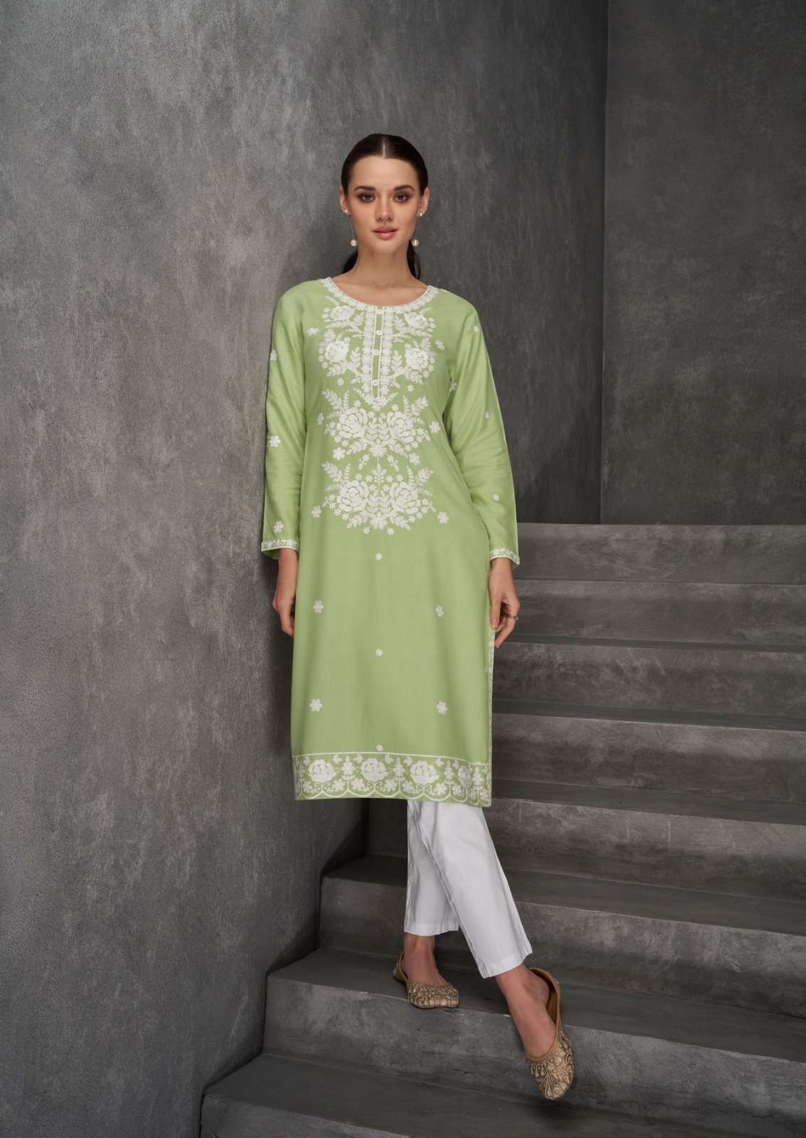 VM -1136 RH  PURE LAKHNAVI STYLISH KURTI WITH PANT