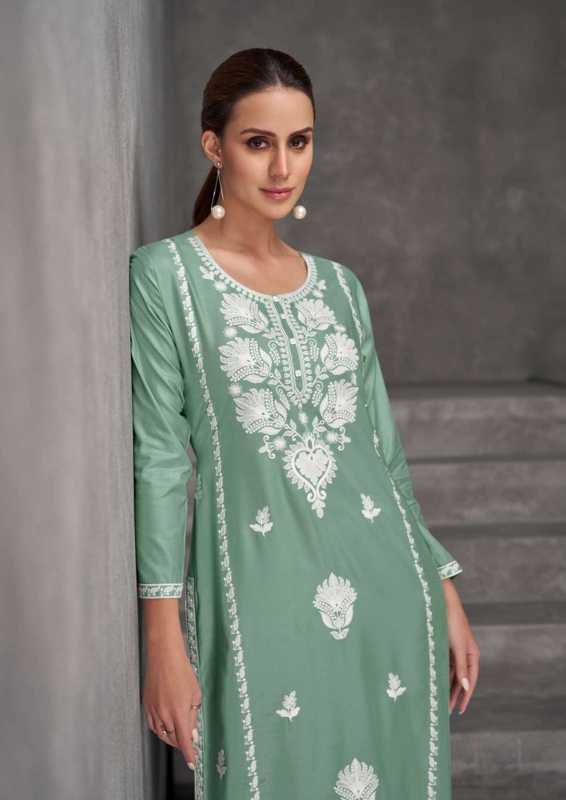VM -1138 RH  PURE LAKHNAVI STYLISH KURTI WITH PANT