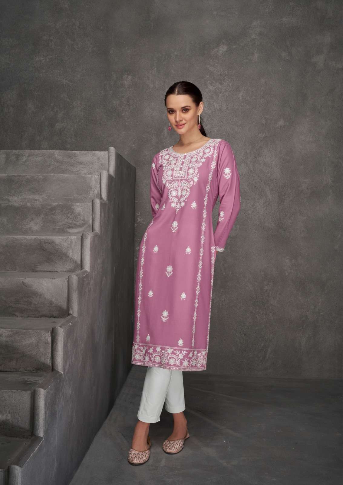 VM -1139 RH  PURE LAKHNAVI STYLISH KURTI WITH PANT