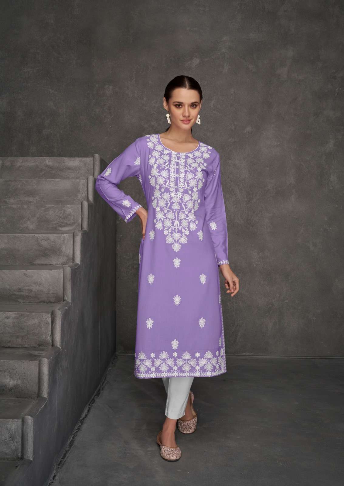 VM -1141 RH  PURE LAKHNAVI STYLISH KURTI WITH PANT