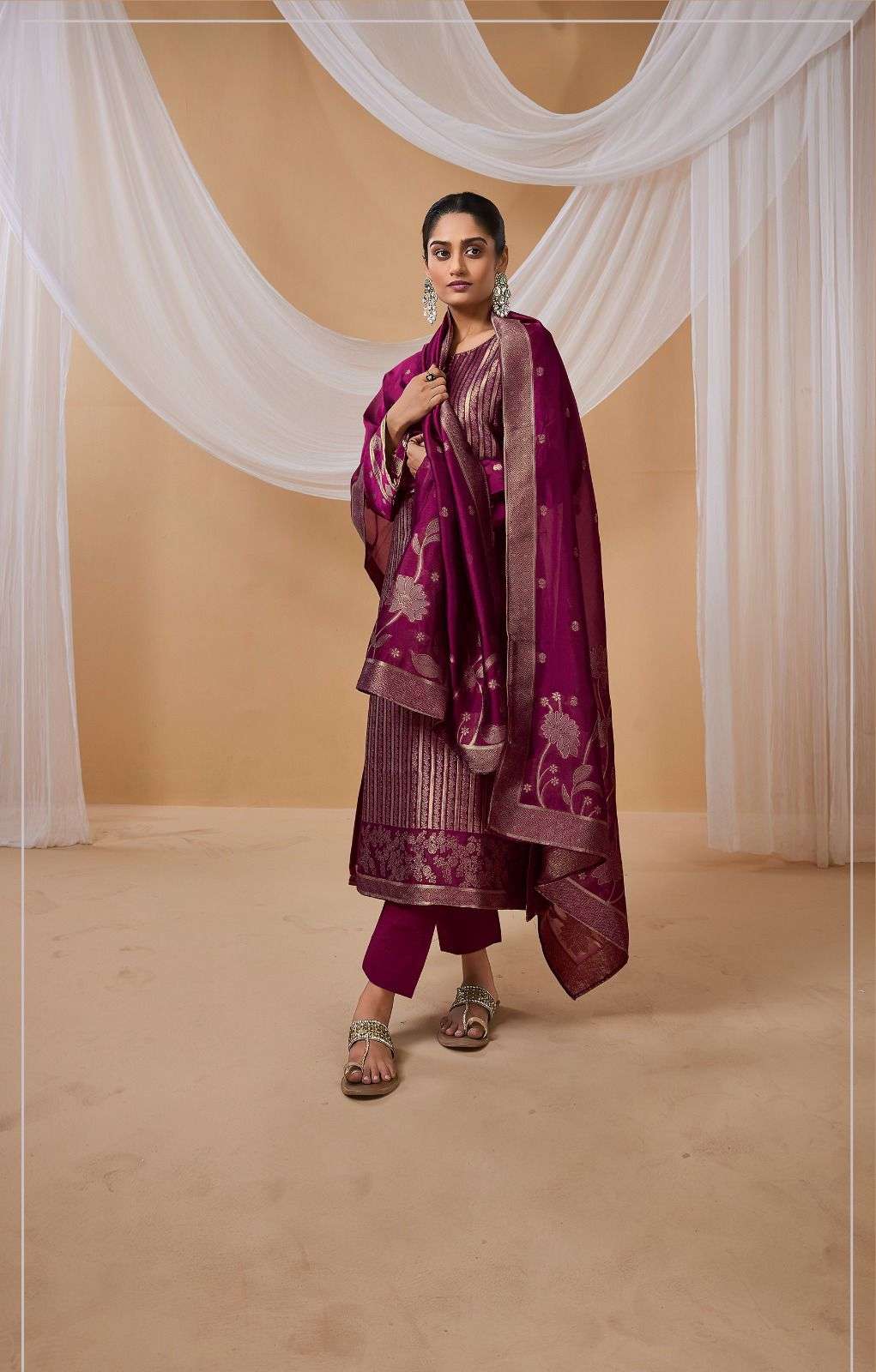 AMAYRA BY IBIZA PURE BANGLORY SILK JACQUARD KURTI PANT WITH DUPATTA 