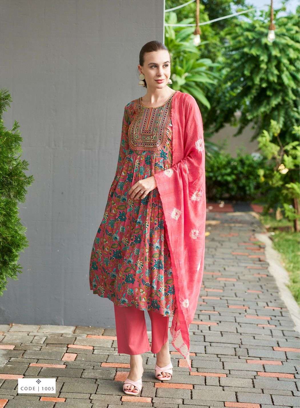 MORNI BY KUSHALS RINKLE FABRIC EMBROIDERY WORK IN NAIRA CUT STYLE 