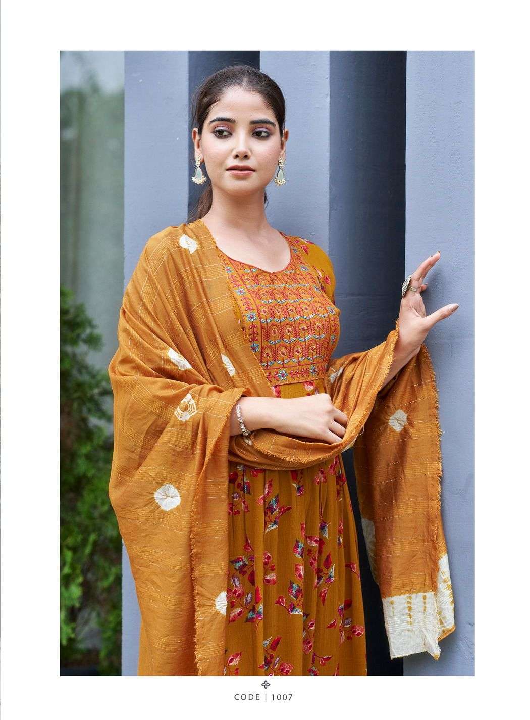 MORNI BY KUSHALS RINKLE FABRIC EMBROIDERY WORK IN NAIRA CUT STYLE 