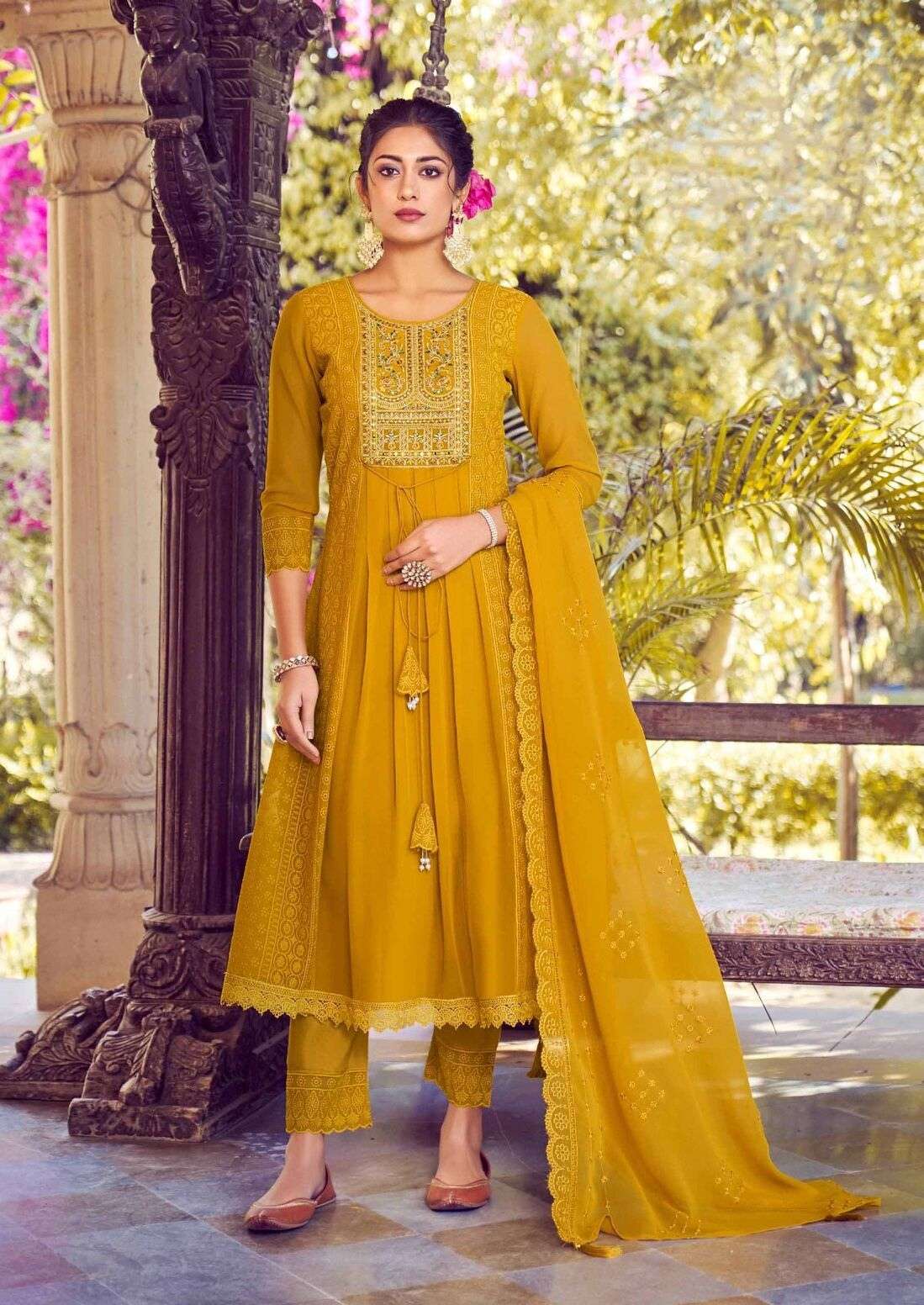 MT-5066 RA GEORGETTE FABRIC WITH HEAVY EMBROIDERY WORK DUPATTA 