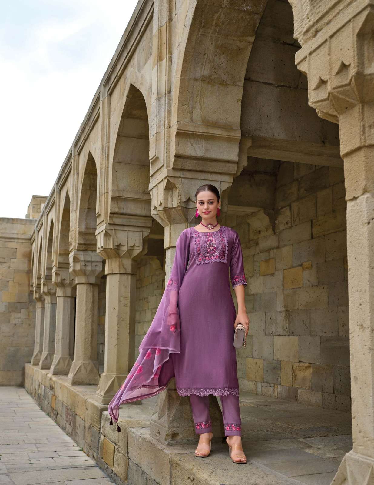 MV-20104 LL ORGANZA EMBROIDERY CUTWORK 3 PCS KURTI PANT WITH DUPATTA 