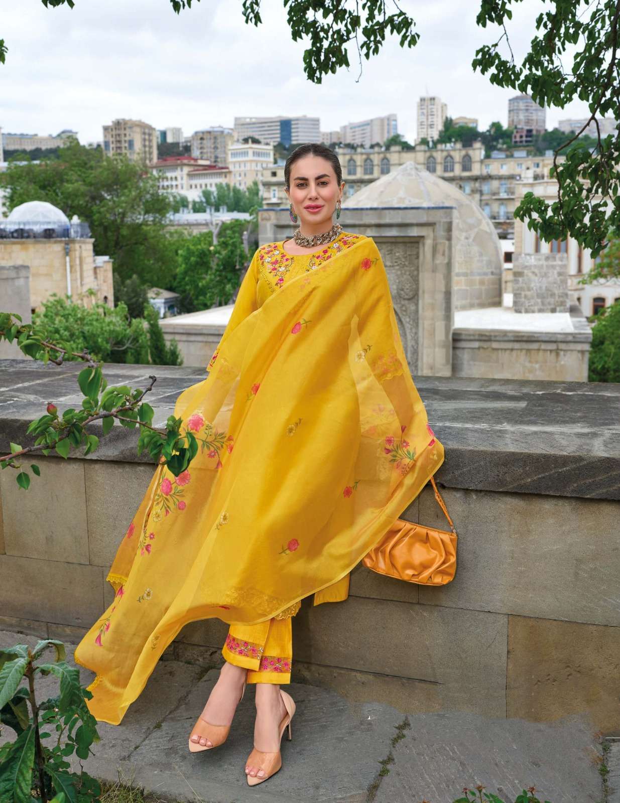 MV-20105 LL ORGANZA EMBROIDERY CUTWORK 3 PCS KURTI PANT WITH DUPATTA 