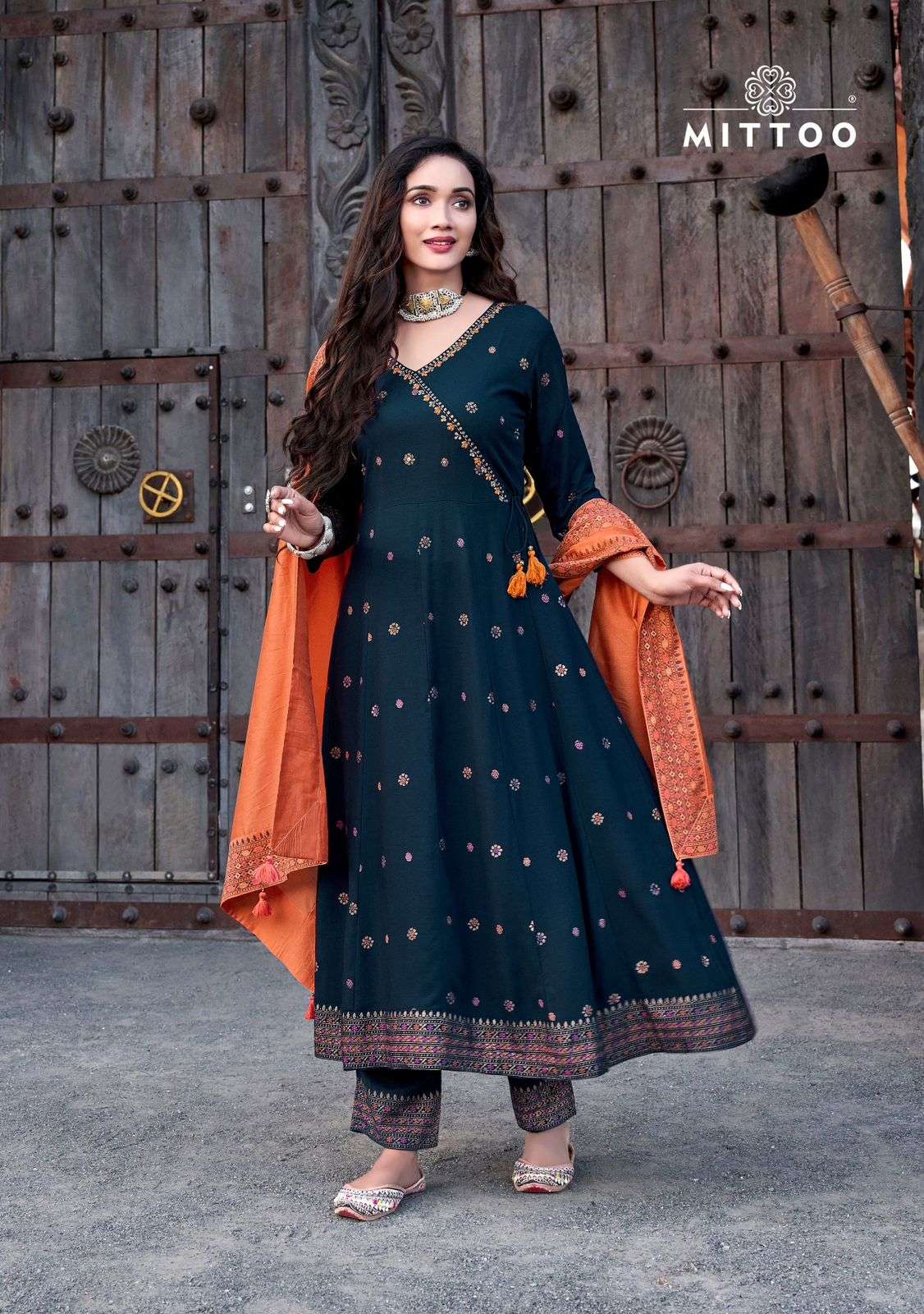 NAFIZA BY MITTOO RAYON SLUB FLORAL KURTI PANT WITH CHANDERI DUPATTA 