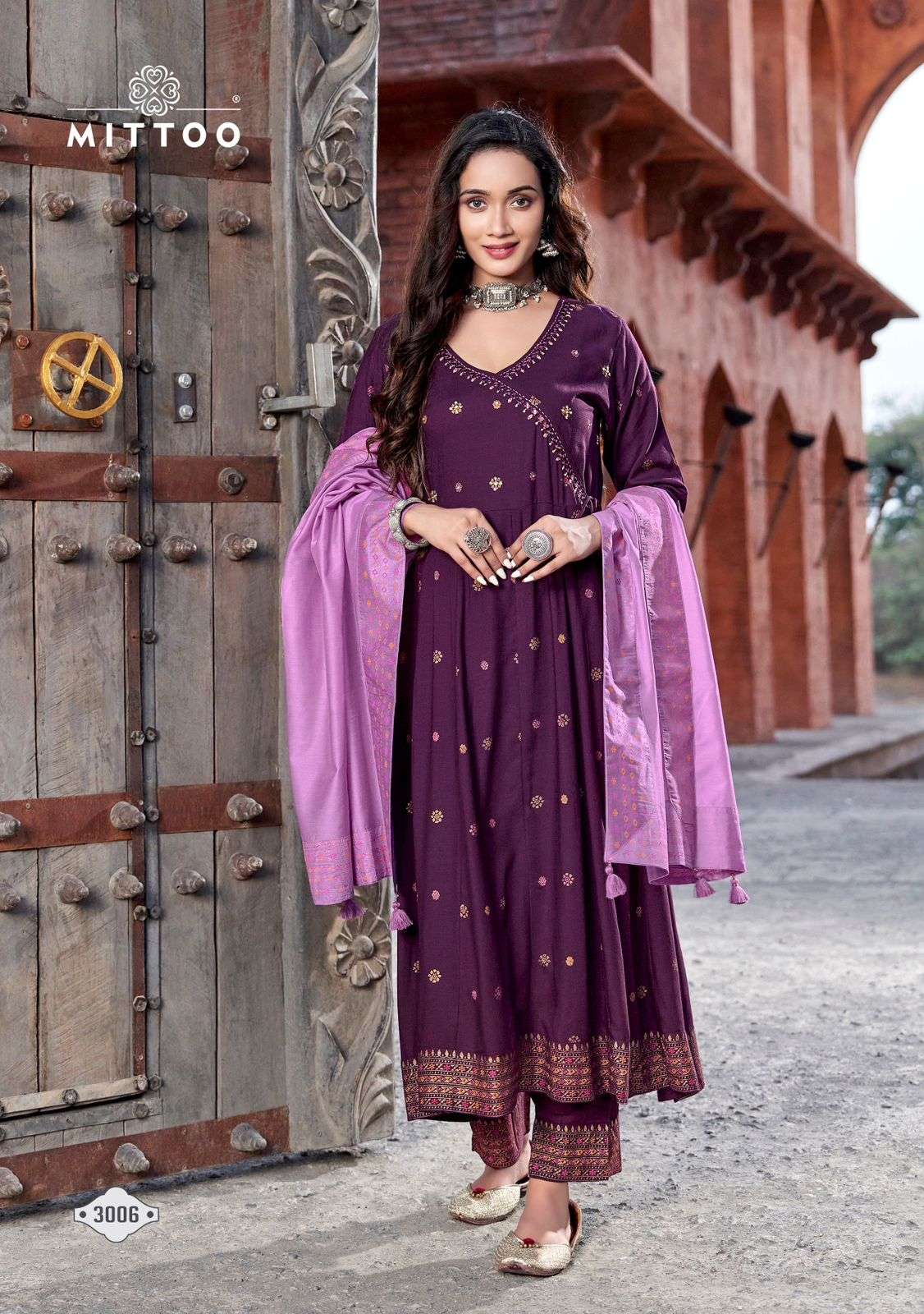NAFIZA BY MITTOO RAYON SLUB FLORAL KURTI PANT WITH CHANDERI DUPATTA 