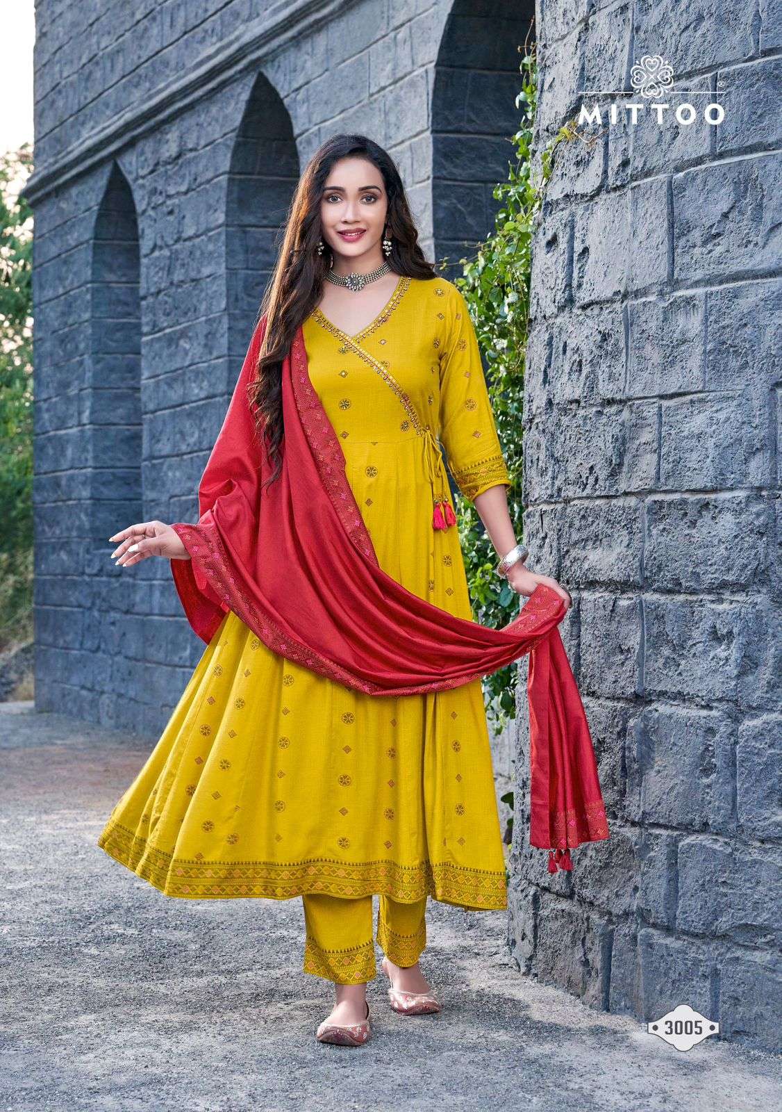 NAFIZA BY MITTOO RAYON SLUB FLORAL KURTI PANT WITH CHANDERI DUPATTA 
