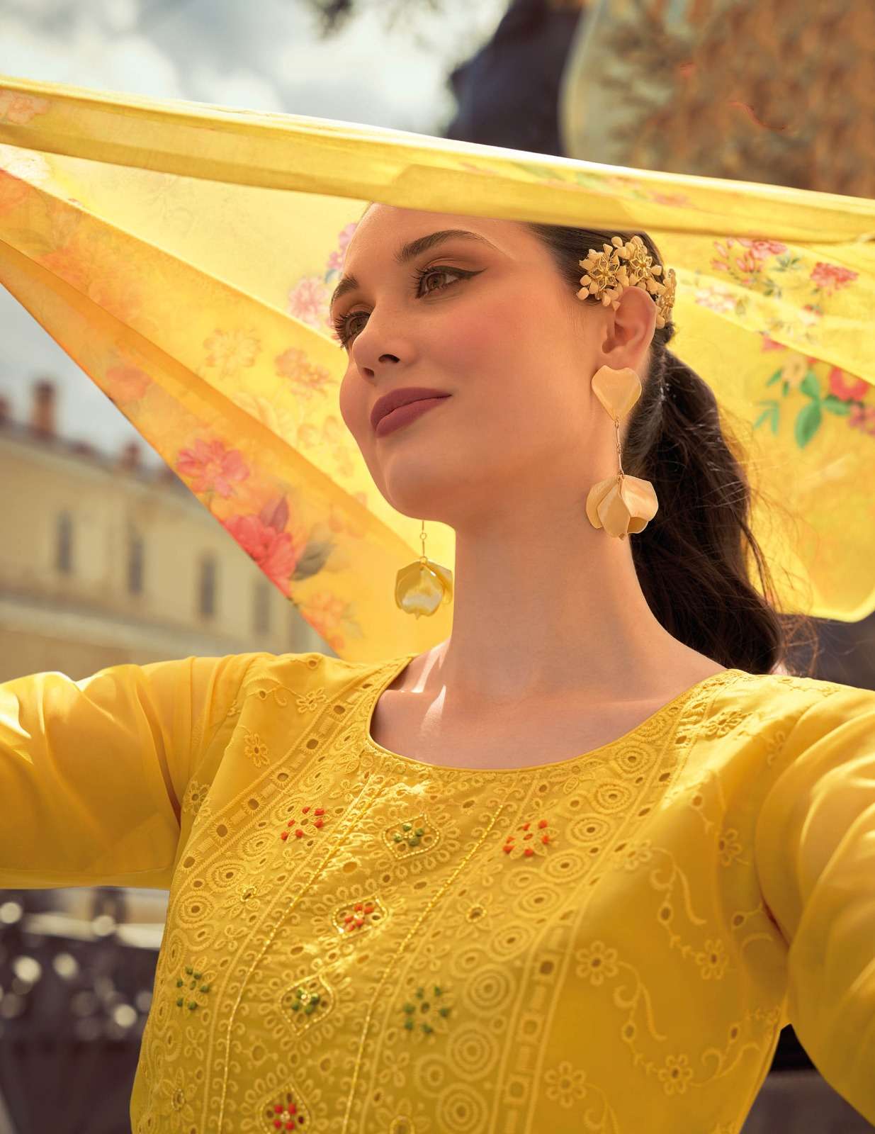 OC-20801 LL SCHIFFLI HANDWORK ORGANZA WITH LINING KURTI PANT WITH DUPATTA 