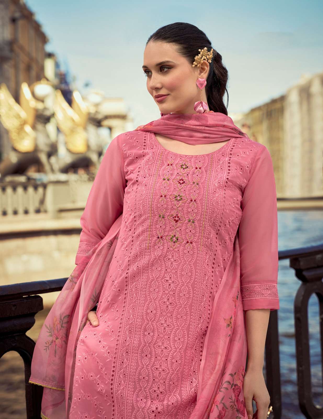 OC-20805 LL SCHIFFLI HANDWORK ORGANZA WITH LINING KURTI PANT WITH DUPATTA 