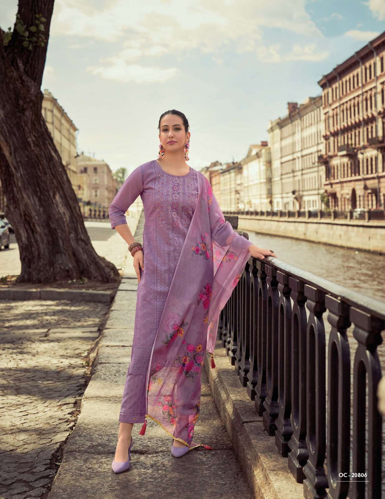 OC-20806 LL SCHIFFLI HANDWORK ORGANZA WITH LINING KURTI PANT WITH DUPATTA 