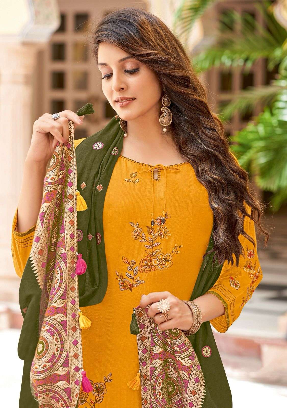 RAKSHA BY WOOGLEE VISCOSE THREAD HANDWORK KURTI PANT WITH DUPATTA 