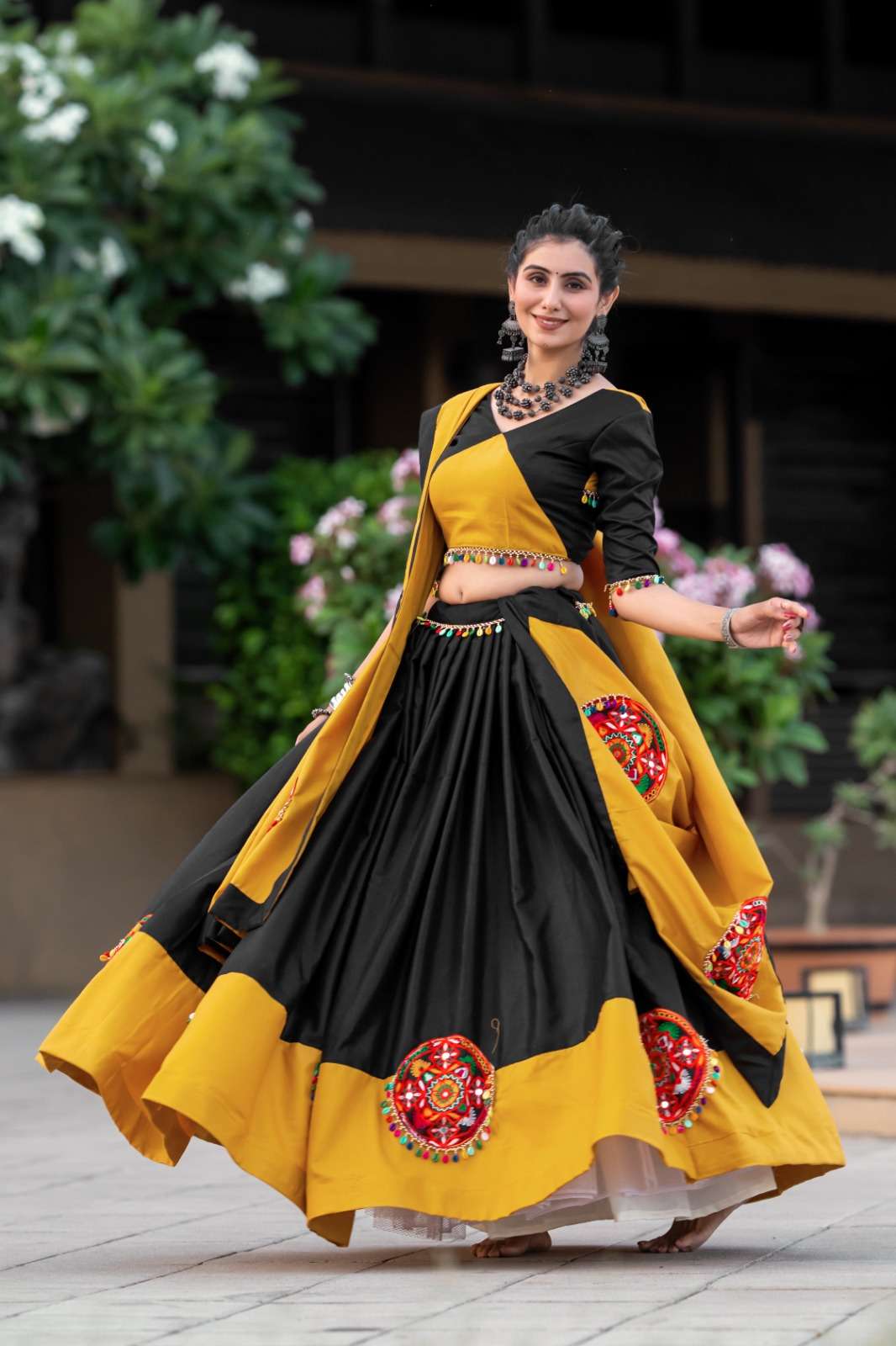 DESIGN NO- 7066 BY AAWIYA YELLOW COLOUR PLAIN GAMTHI MIRROR WORK WITH LEHENGA BLOUSE & DUPATTA 